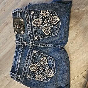 Miss me: Size 27 Signature Striaght Jeans